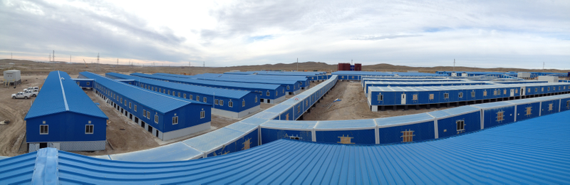 Campo de la explotación minera de la casa del envase en Kazakhstan